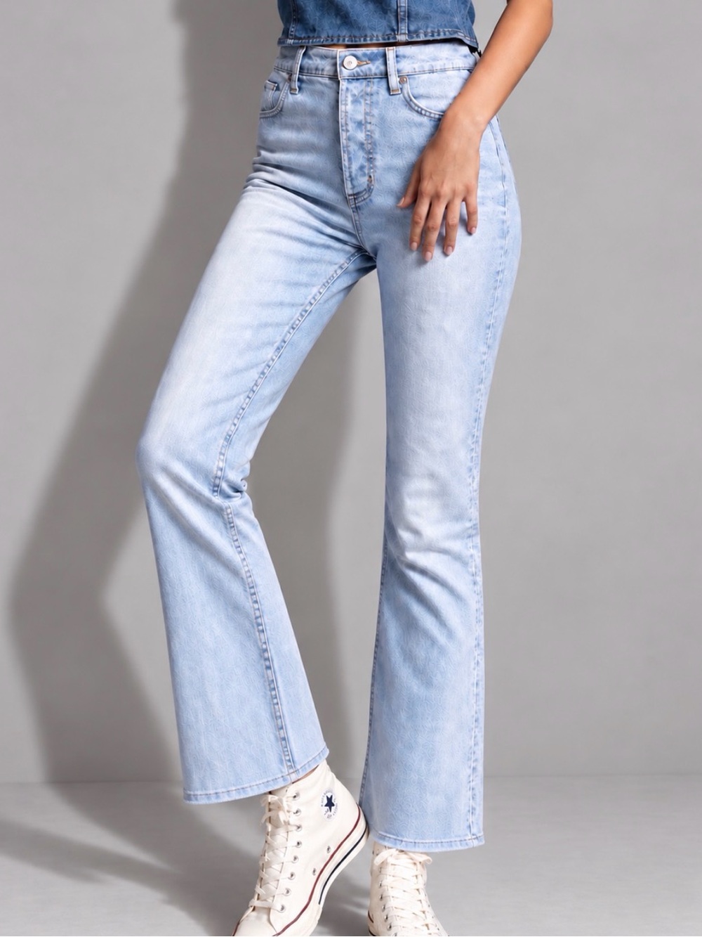 Aritzia DENIM FORUM The Twiggy High Rise Flare Jeans Size 24 - Picture 3 of 13